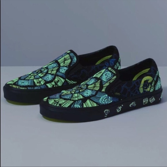 Vans x Disney The Nightmare Before Christmas Classic Slip On Sneaker Size 5 Wmn - Picture 11 of 14